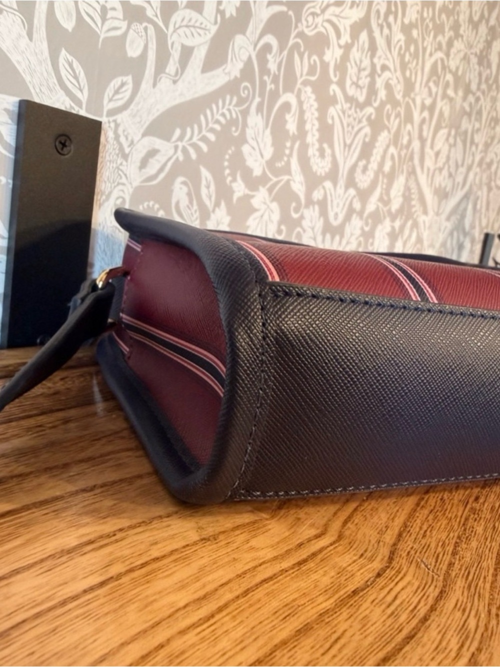 Tommy Hilfiger Signature Stripe Crossbody Bag - Picture 10 of 15